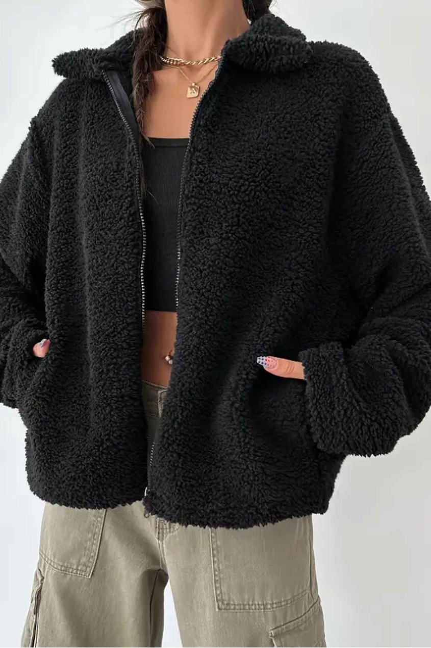 Oversize Kuzu Tüyü Peluş Kumaş Içi Astarlı Fermuarlı Siyah Ceket Mont Oversize Kuzu Tüyü Peluş Kumaş Içi Astarlı Fermuarlı Siyah Ceket Mont