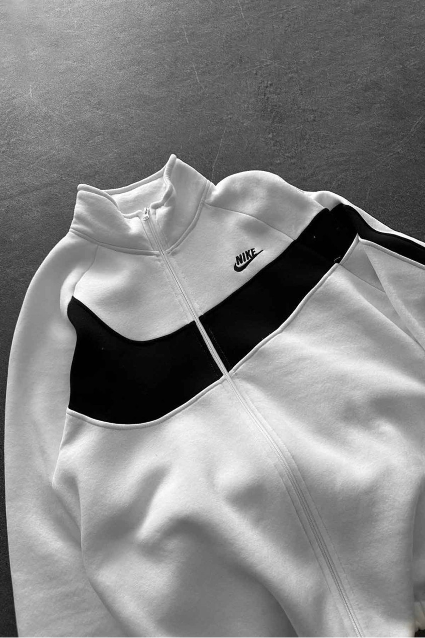 Unisex Oversize Şardonlu Baskılı Beyaz Hırka Unisex Oversize Şardonlu Baskılı Beyaz Hırka