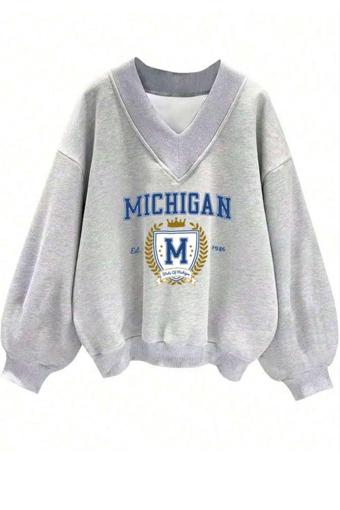 Oversize V Yaka Michigan Baskı Desenli Sweatshirt Oversize V Yaka Michigan Baskı Desenli Sweatshirt