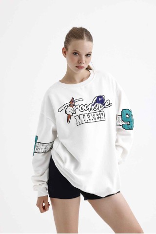 Beyaz Bugs Bunny Trouble Maker Baskılı Oversize Unisex Bisikletyaka Sweatshirt Beyaz Bugs Bunny Trouble Maker Baskılı Oversize Unisex Bisikletyaka Sweatshirt