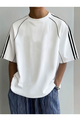 Beyaz Oversize Omuz Şeritli Arabiyeli Bisiklet Yaka Penye T-Shirt Beyaz Oversize Omuz Şeritli Arabiyeli Bisiklet Yaka Penye T-Shirt