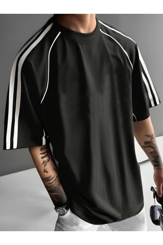 Siyah Oversize Omuz Şeritli Arabiyeli Bisiklet Yaka Penye T-Shirt Siyah Oversize Omuz Şeritli Arabiyeli Bisiklet Yaka Penye T-Shirt