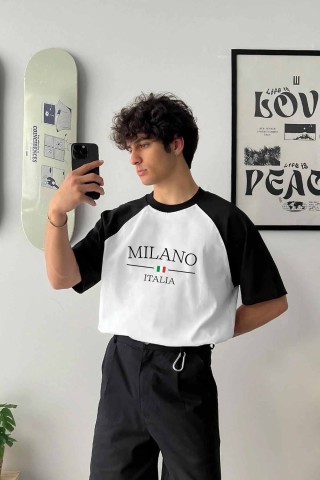 Oversize Reglan Kol Siyah Beyaz Milano Baskılı Bisiklet Yaka Penye T-Shirt Oversize Reglan Kol Siyah Beyaz Milano Baskılı Bisiklet Yaka Penye T-Shirt